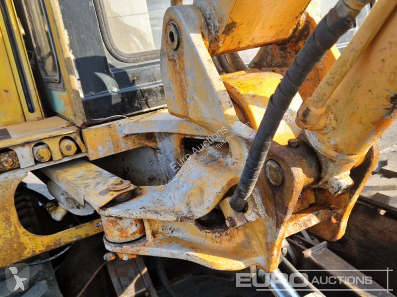 Escavadora Takeuchi