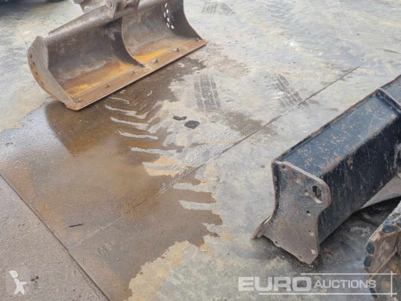 Escavatore Caterpillar R