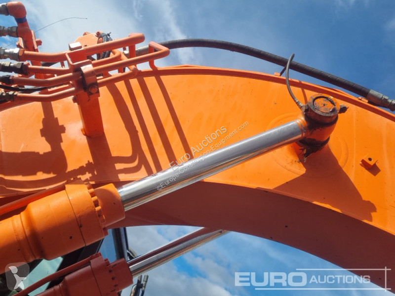Escavatore Hitachi ZX135U5-3