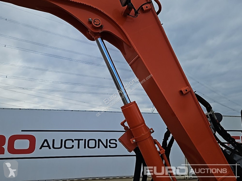 Escavatore Hitachi B-6
