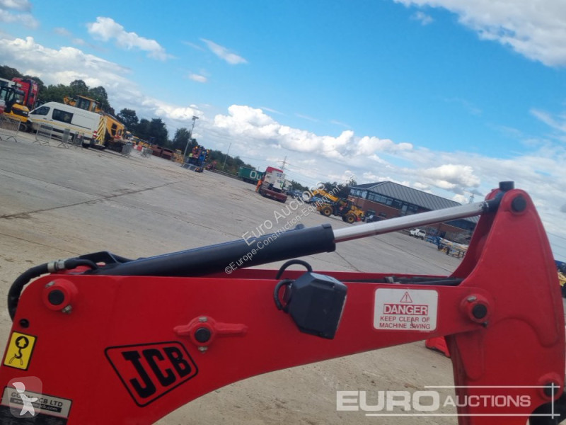 جرافة JCB 801CTS
