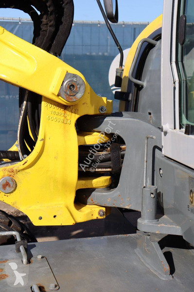 جرافة Neuson EW65