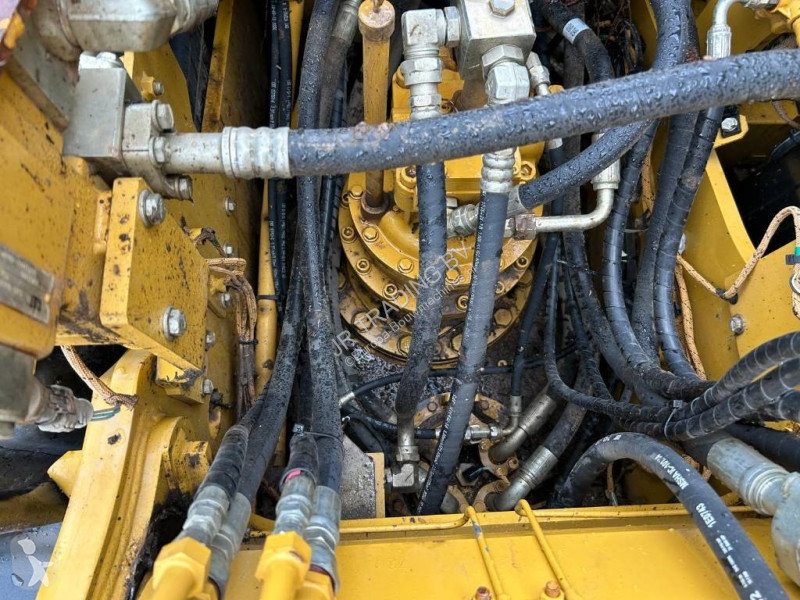 Excavator Caterpillar 320