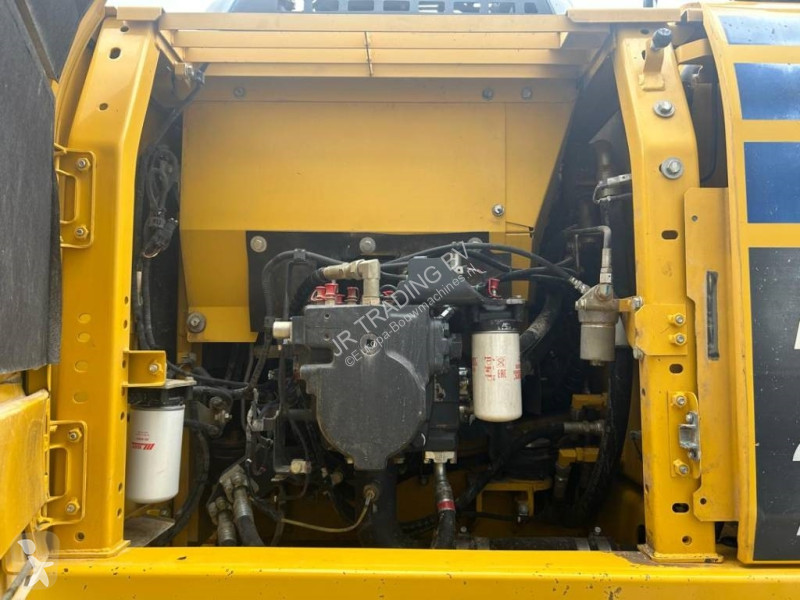 Excavator Komatsu LC-10