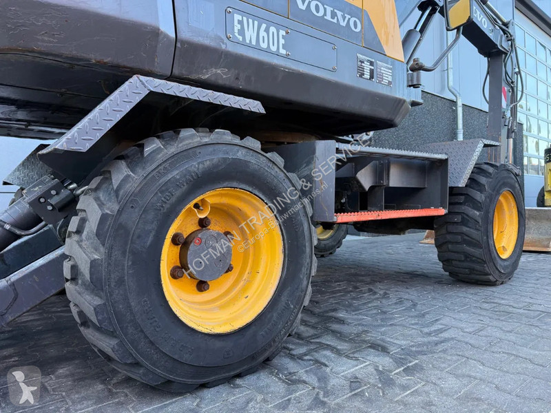 Escavadora Volvo EW60E