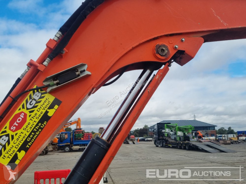 Lopatový nakládač Kubota U55-4