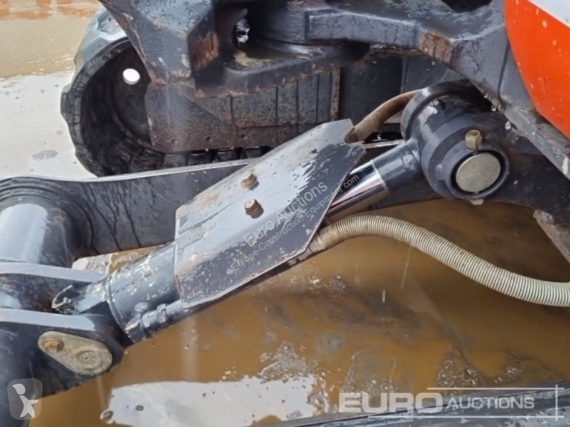 Lopatový nakládač Kubota U48-4