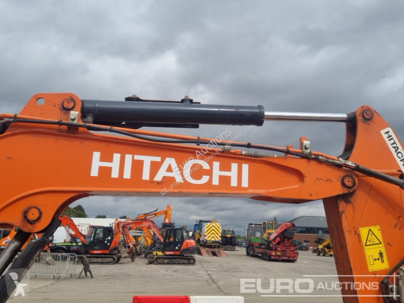 Lopatový nakládač Hitachi ZX33U-6 CLR