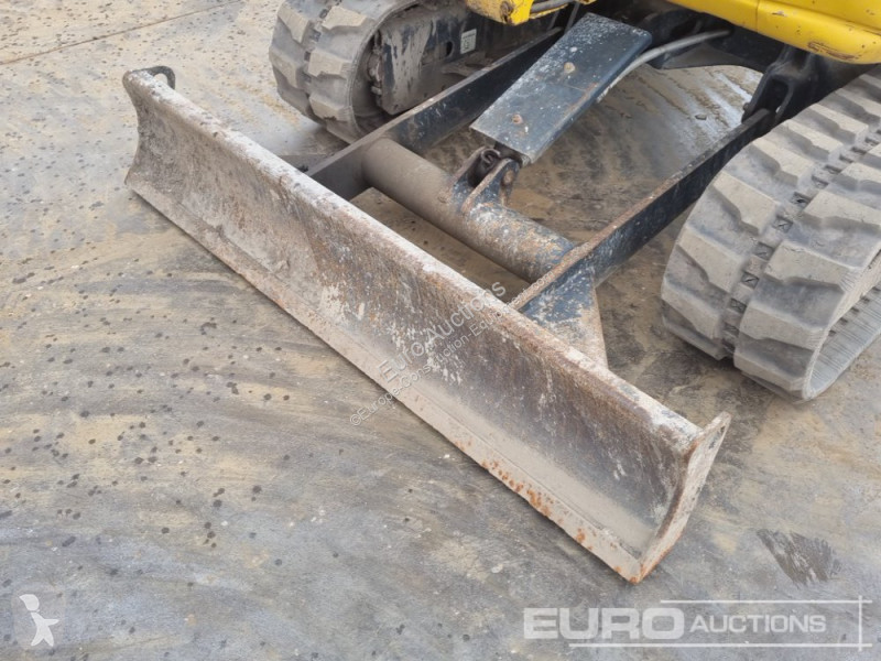 جرافة Komatsu PC26MR-3