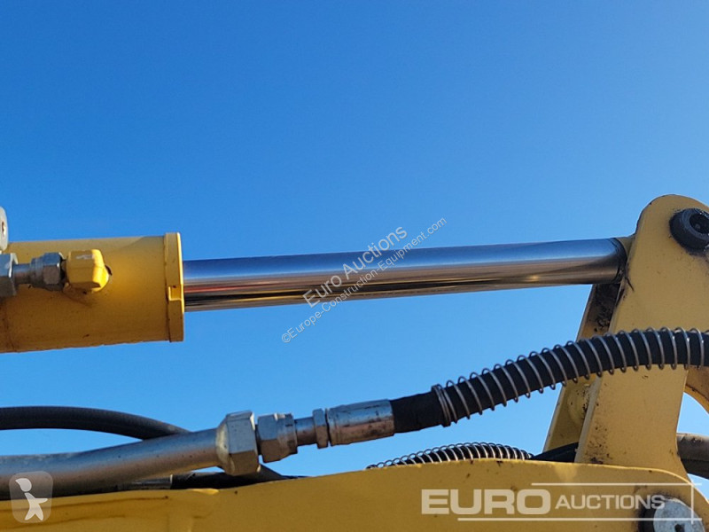 Lopatový nakládač Komatsu PC26MR-3