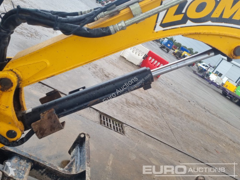 Lopatový nakládač JCB