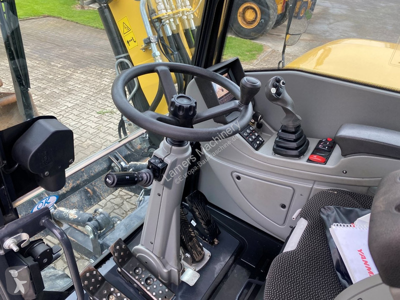 جرافة Yanmar B95w .