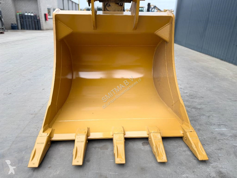 جرافة Caterpillar 320E