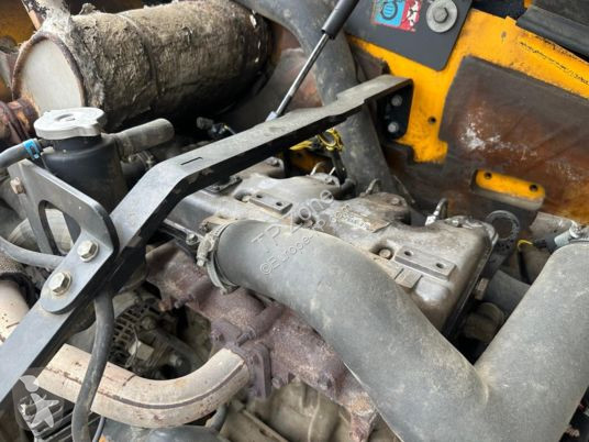 Lopatový nakládač JCB à 18 500 € ht