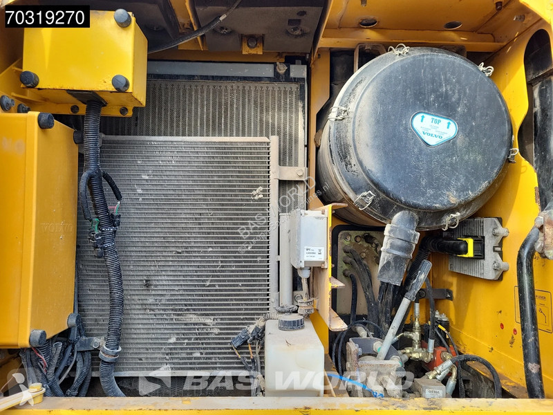 جرافة Volvo EC380 DHR UHD - Dutch Machine