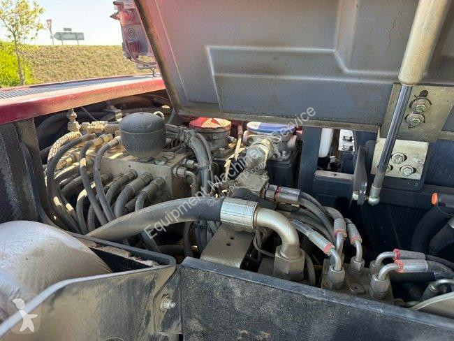 جرافة Yanmar B 95 W