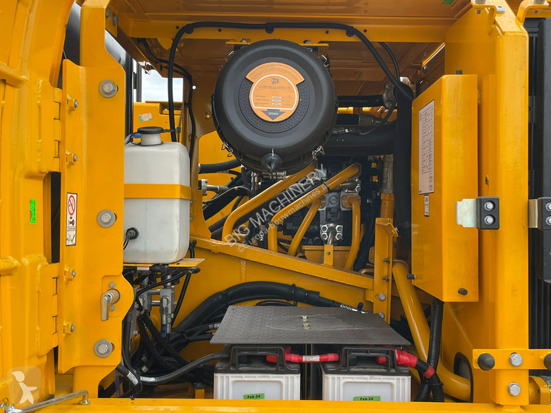 Rýpadlo JCB 245 HD LR