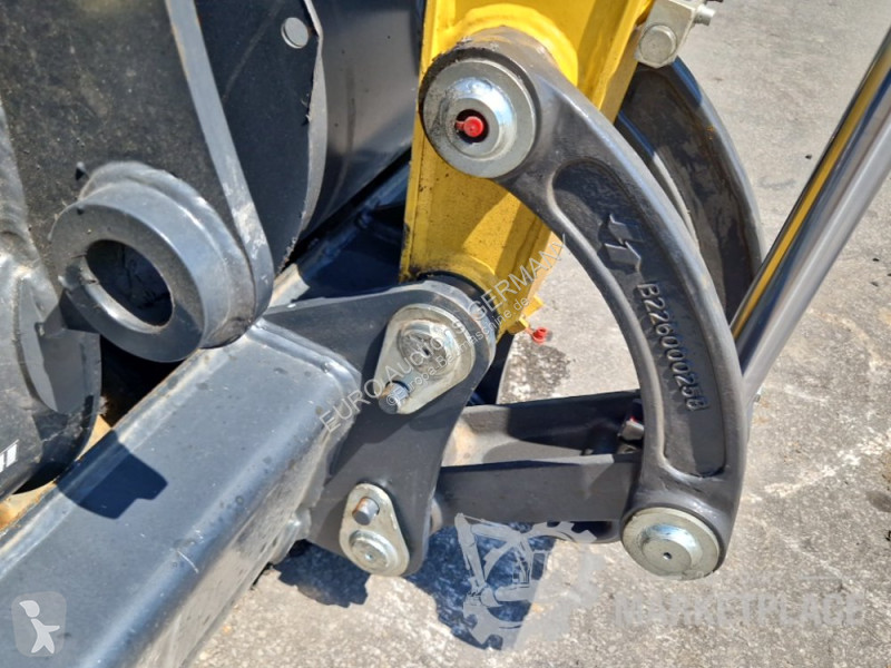 جرافة New Holland E58D