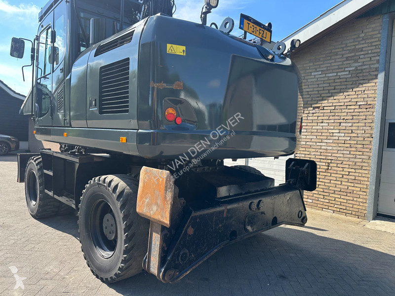 جرافة Komatsu 10