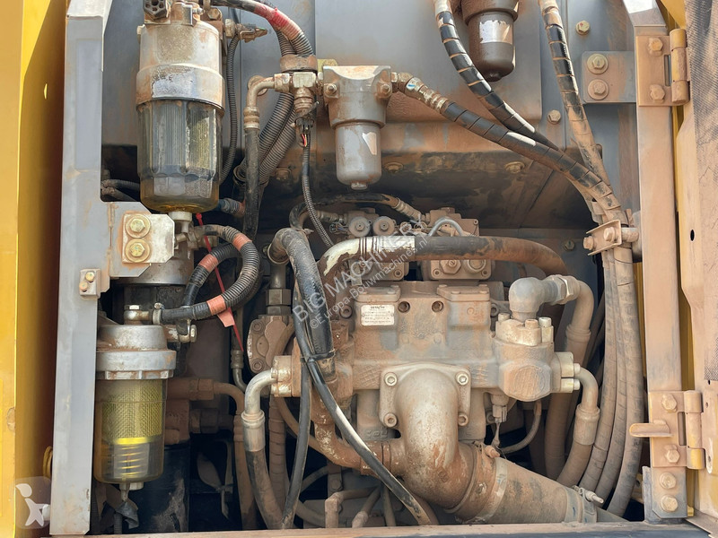 Lopatový nakládač Hitachi 5B