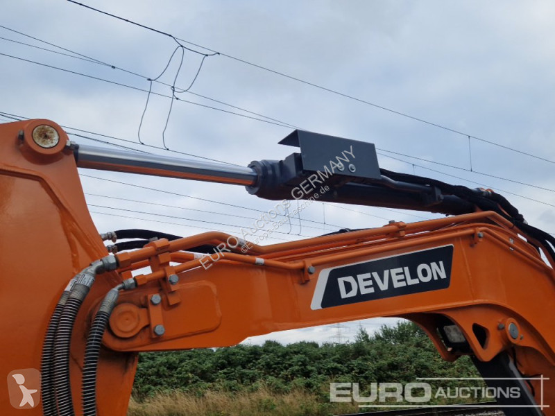 جرافة Develon DX55R-7