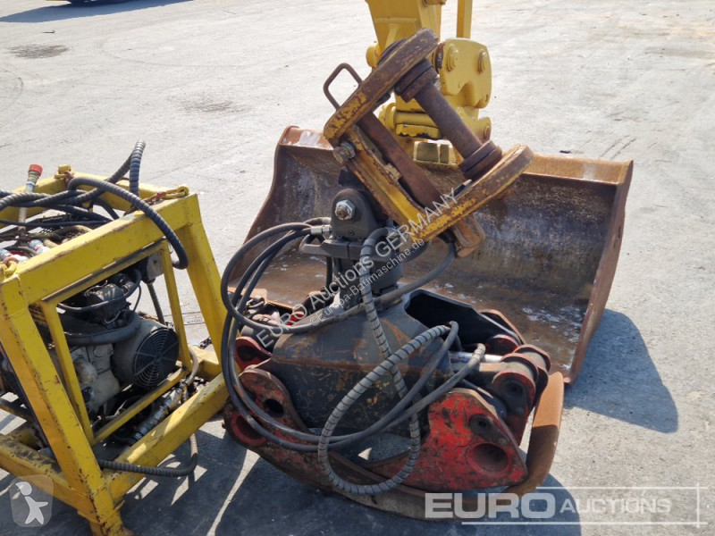 جرافة Komatsu PC138US-2E1