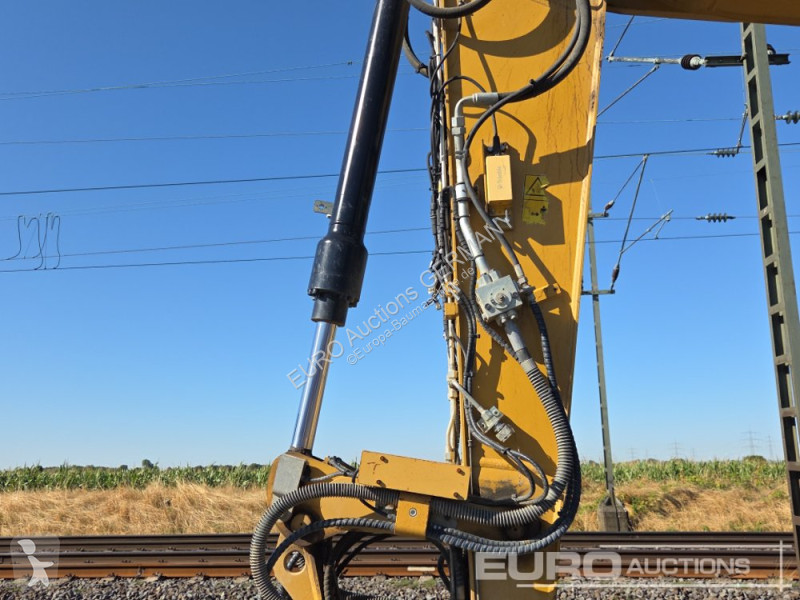 جرافة Caterpillar F
