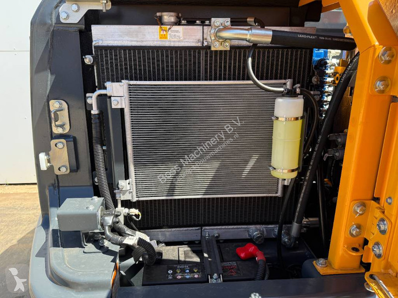 جرافة Hyundai HX60 G - BRAND NEW / Hammer Lines...