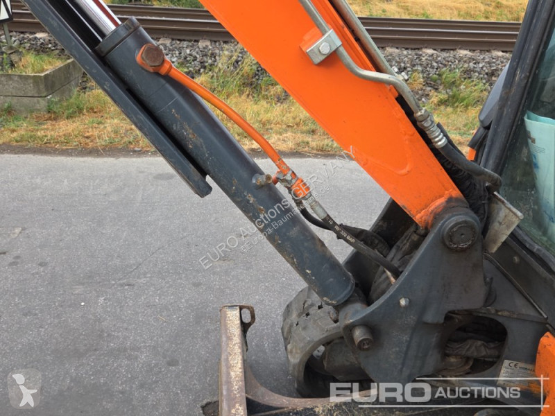 جرافة Hitachi ZX26U-5A CR