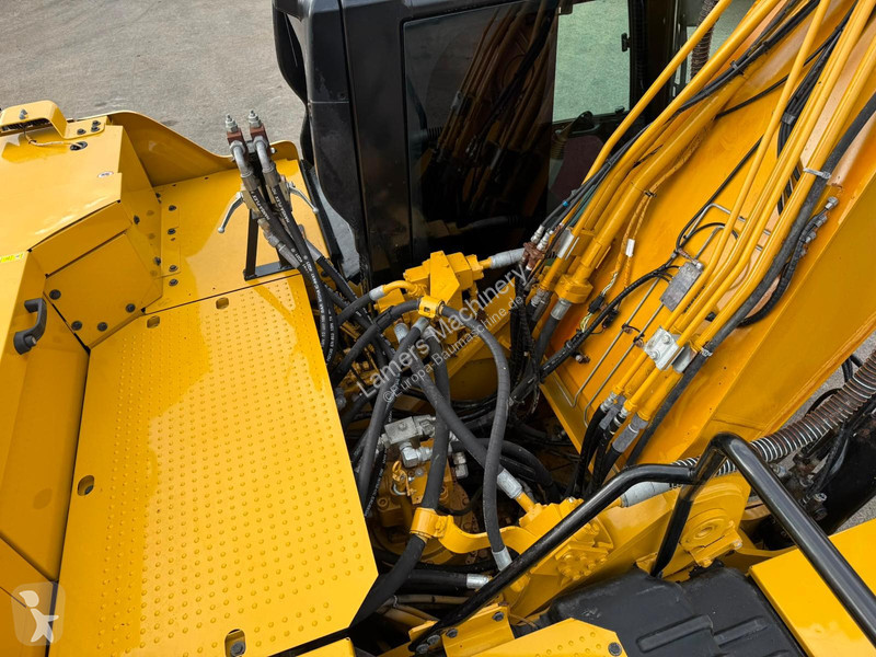 Lopatový nakládač Caterpillar NG 07B .