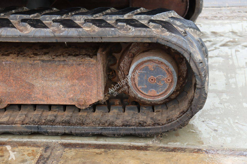 جرافة Hitachi 02