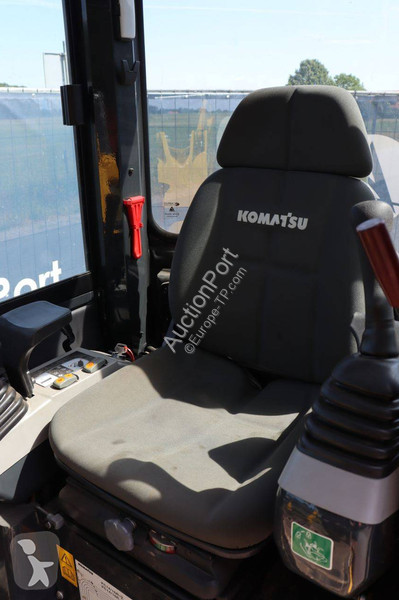 جرافة Komatsu PC16R-3HS