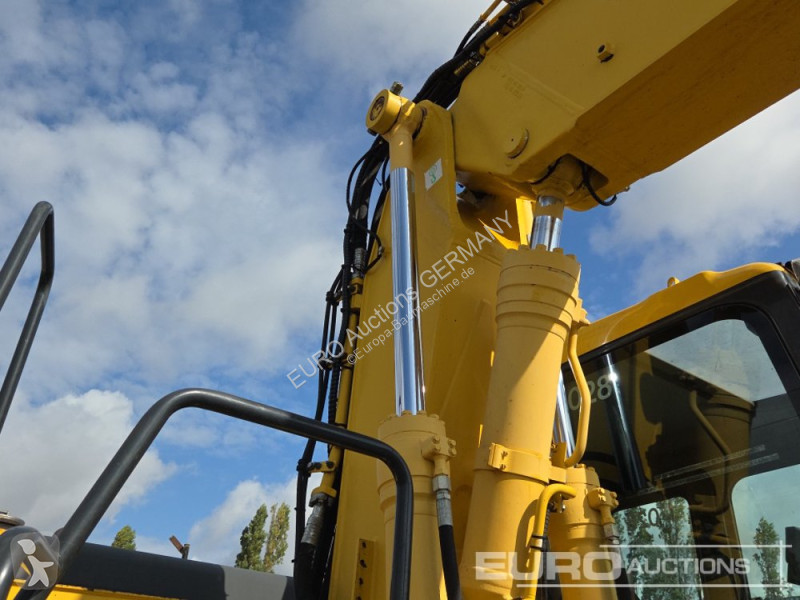 Багер Komatsu