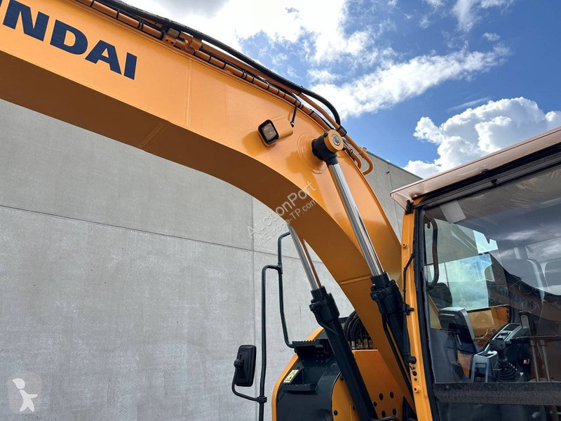 جرافة Hyundai HX130 LCR