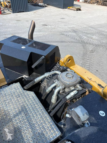 جرافة Caterpillar F