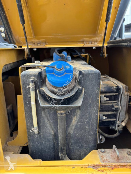 Escavatore Caterpillar 320