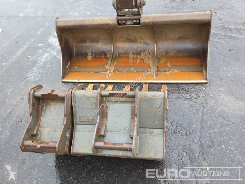 جرافة Volvo ECR50F