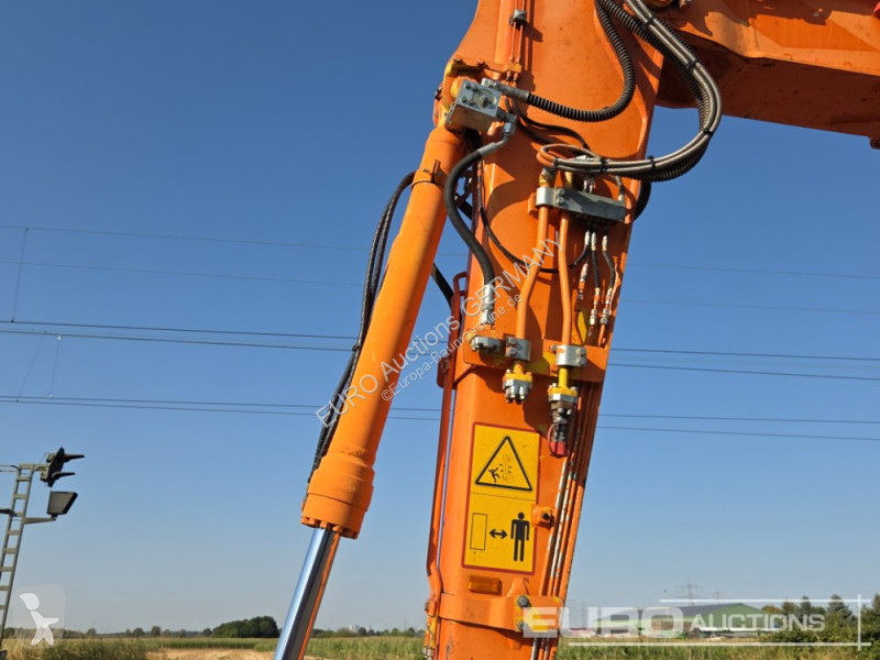 جرافة Komatsu PW148-8
