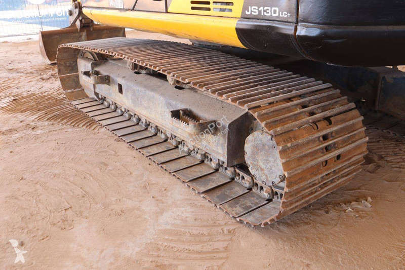 Excavator JCB