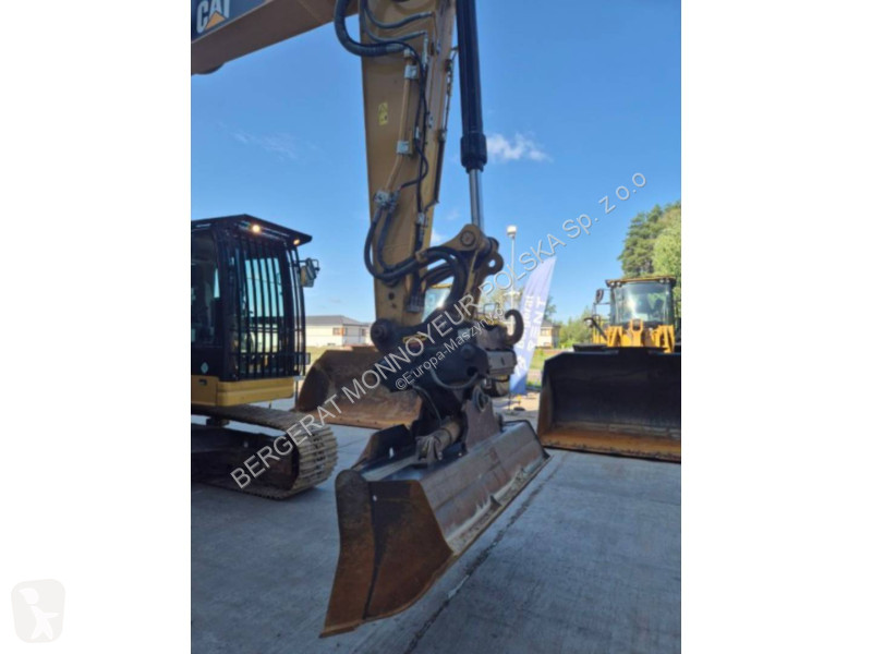Lopatový nakládač Caterpillar 325FLCR