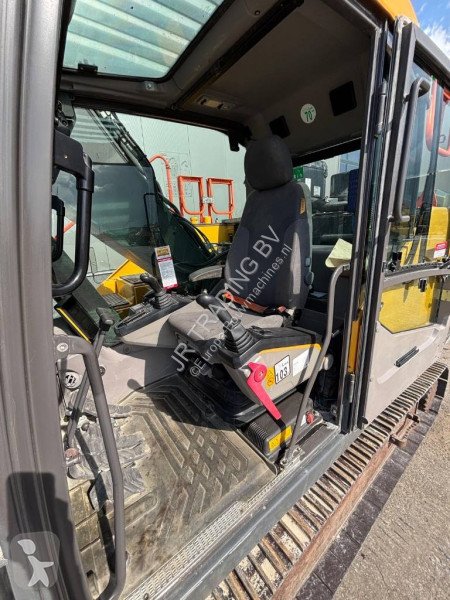 Pelle Volvo 250 ENL (Two buckets)