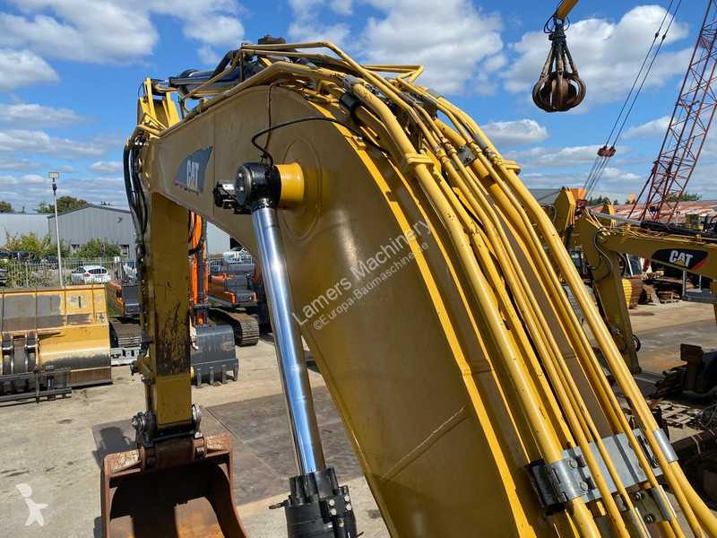 Excavadora Caterpillar