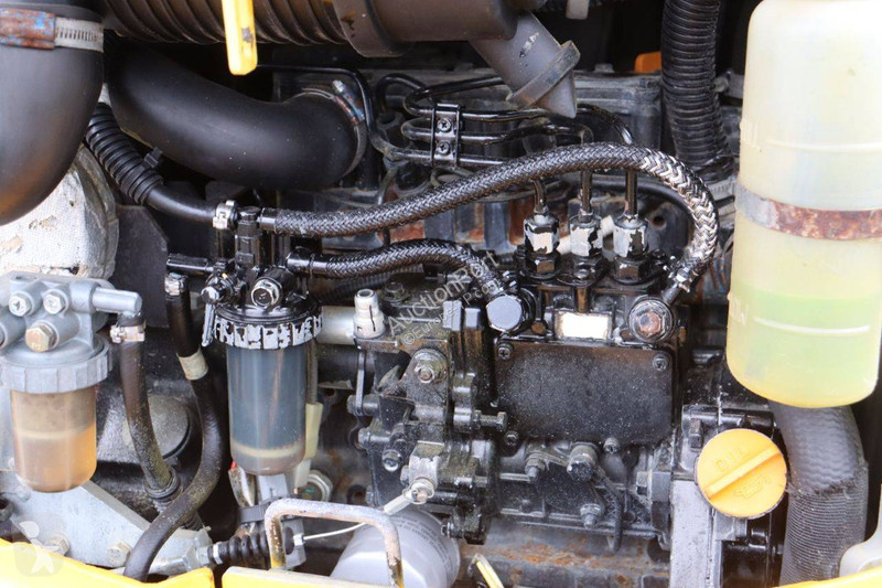 جرافة Yanmar 4
