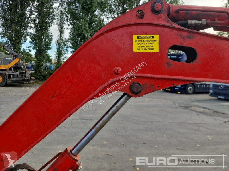 Багер Volvo ECR25D