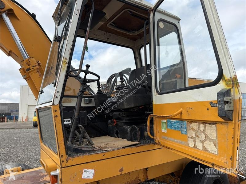 Екскаватор Liebherr
