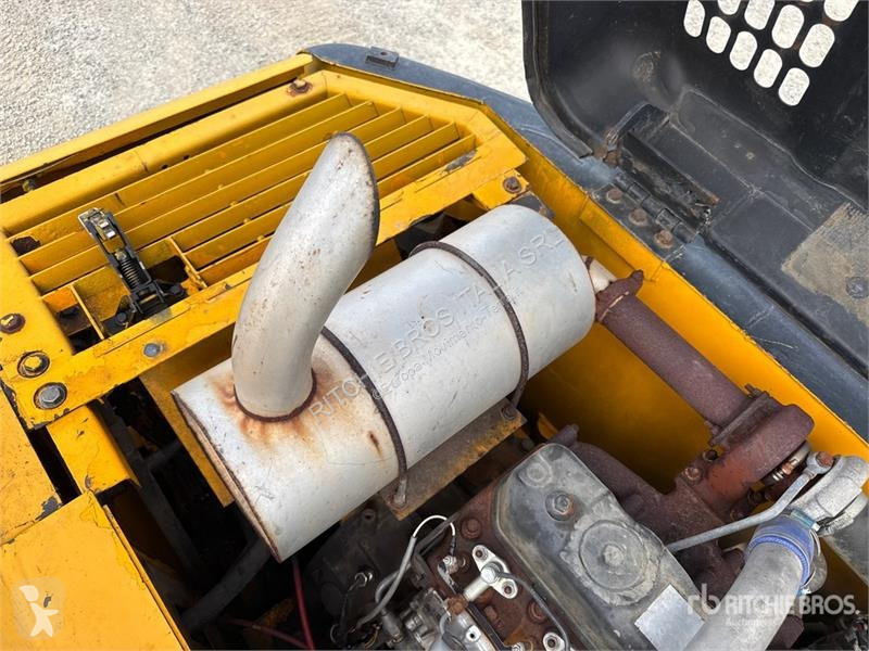 Екскаватор JCB