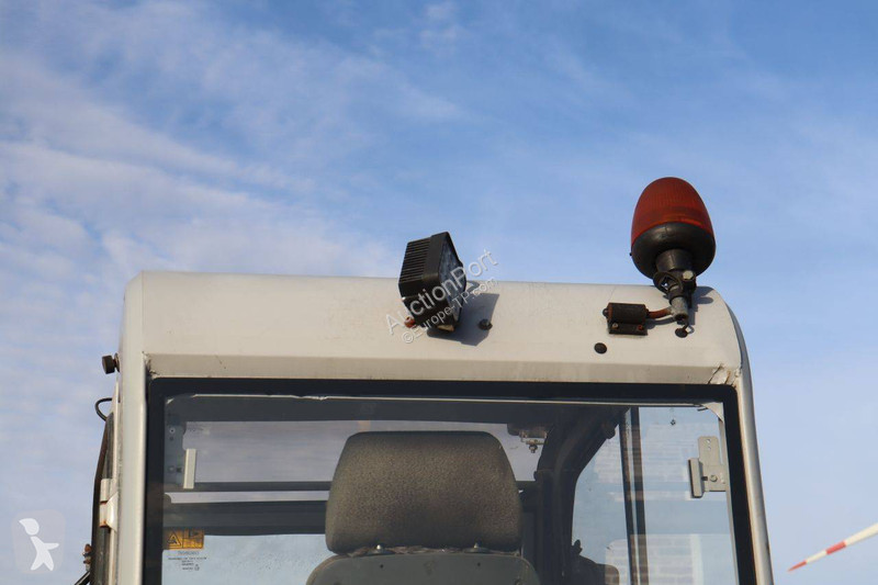 جرافة Neuson 6503