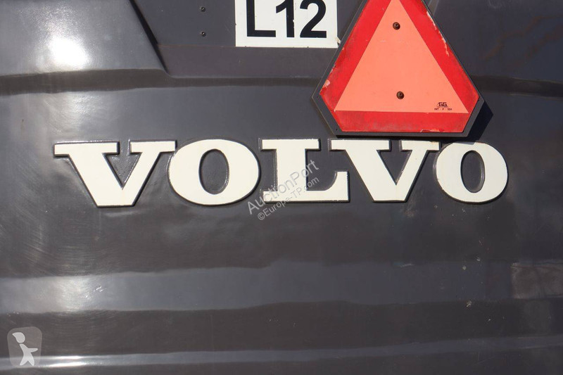 جرافة Volvo EWR150E