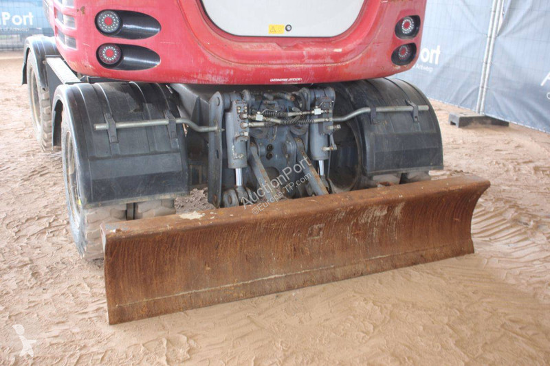 جرافة Takeuchi TB295W