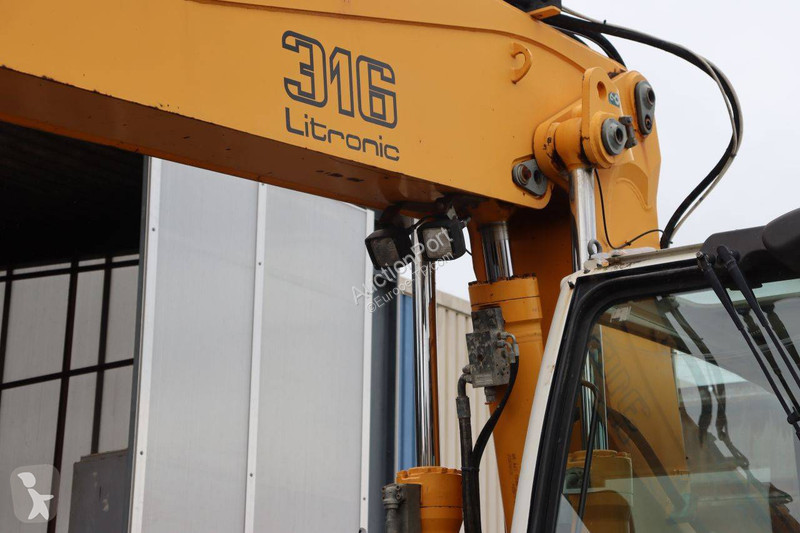 جرافة Liebherr